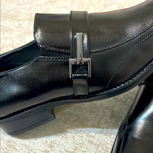 Stacy Adams Black Leather Slip-On Loafers. Like New Condition—worn one time - Picture 4 of 8